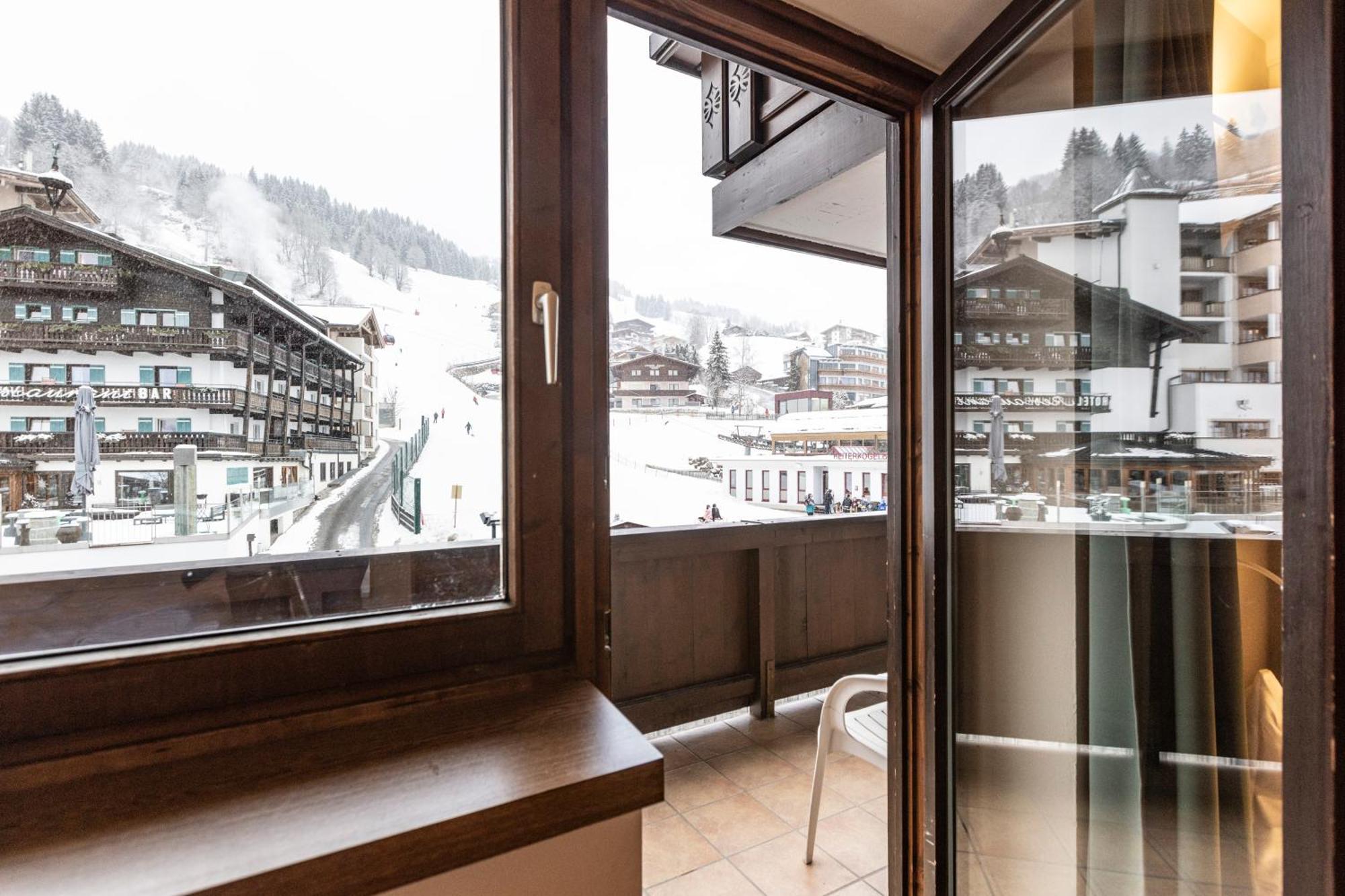 Hotel Pinzgauerhof - Inclusive Evening Dinner Saalbach-Hinterglemm Luaran gambar